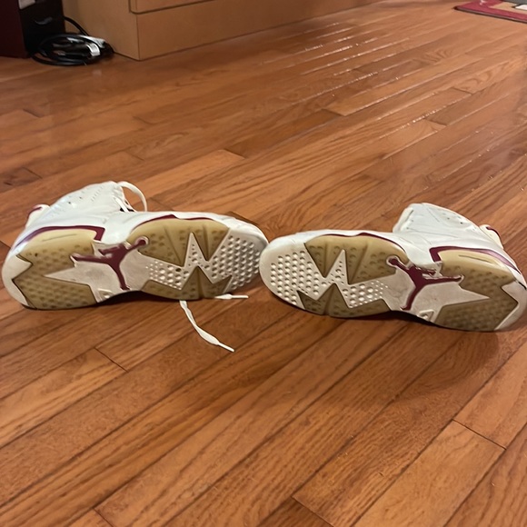 Jordan 6 Maroon Size 11 - Picture 4 of 4